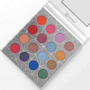 Bh Cosmetics Illusion 16 Color Eye Shadow Palette